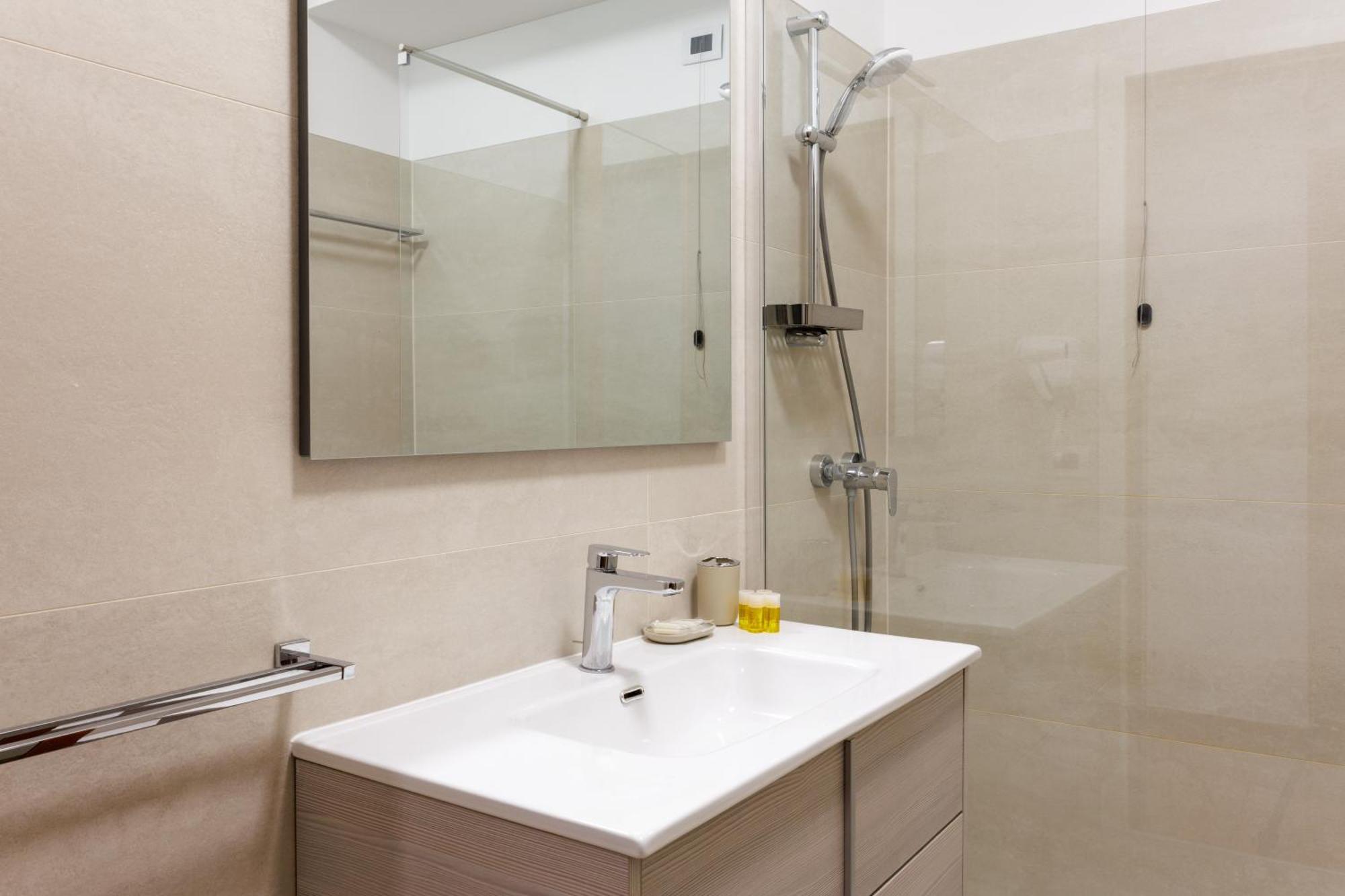 Superior One-Bedroom Apartment