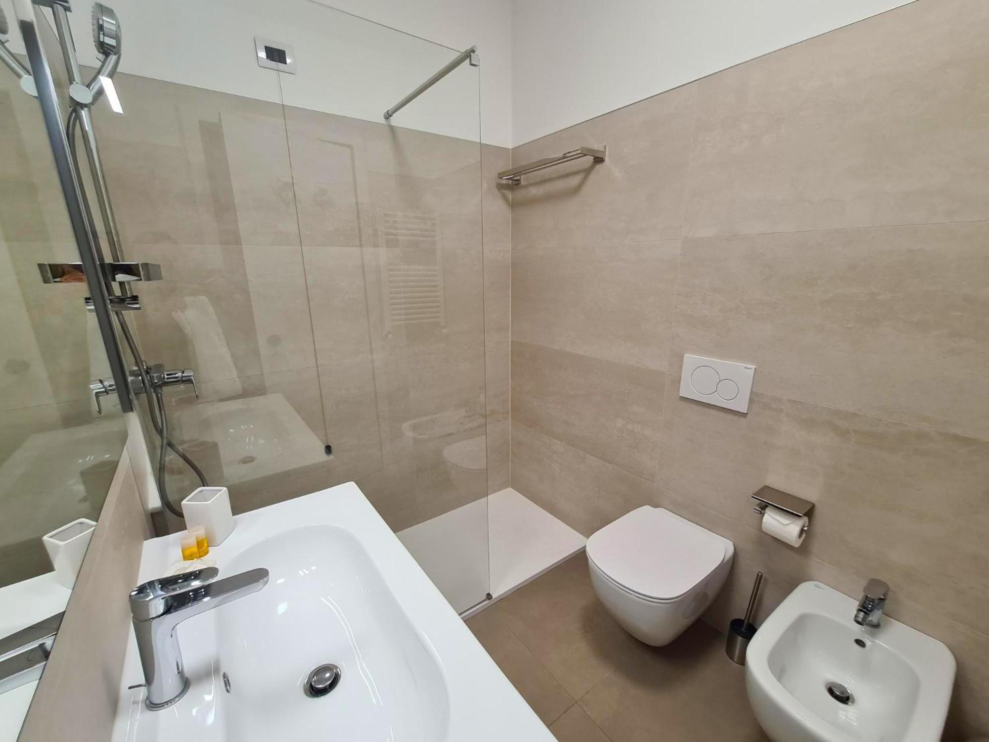 Superior One-Bedroom Apartment